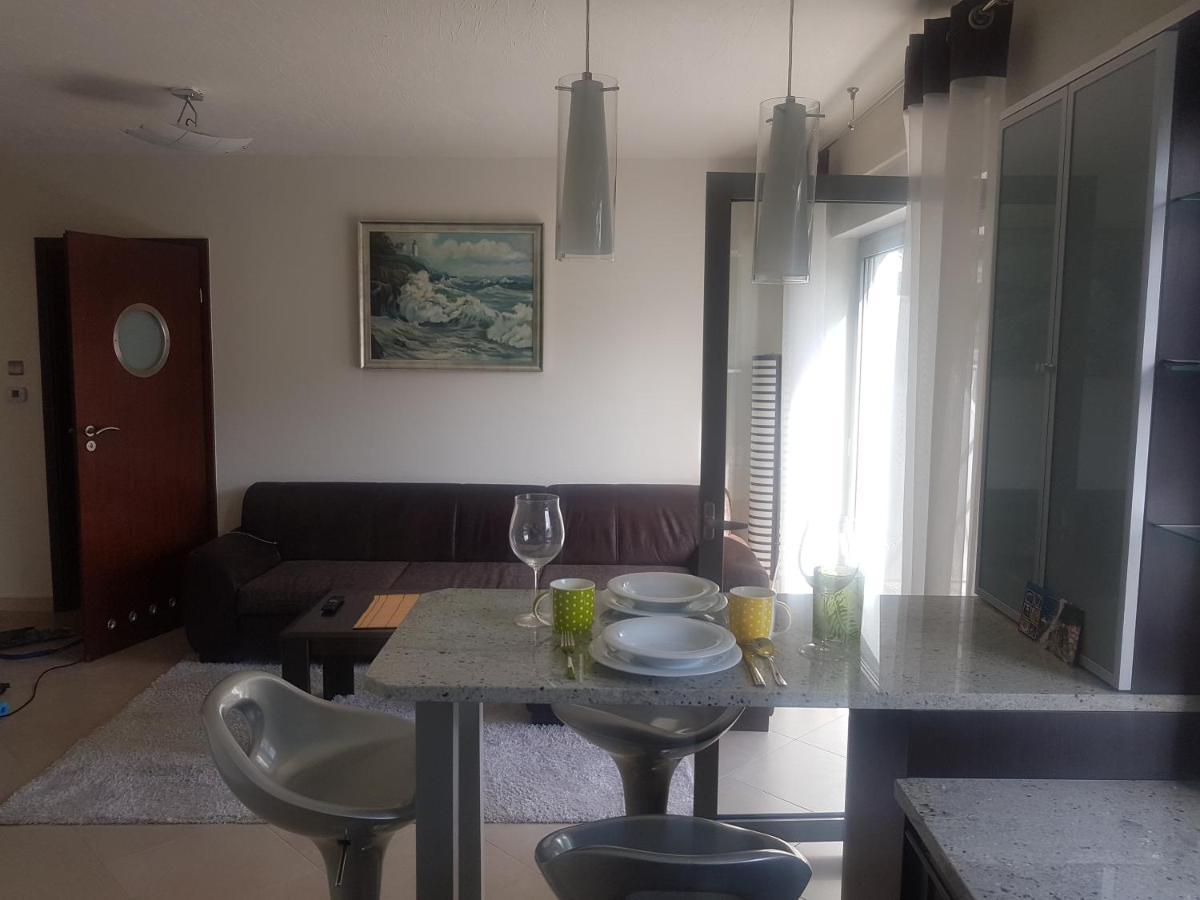 Przy Plazy Apartment *